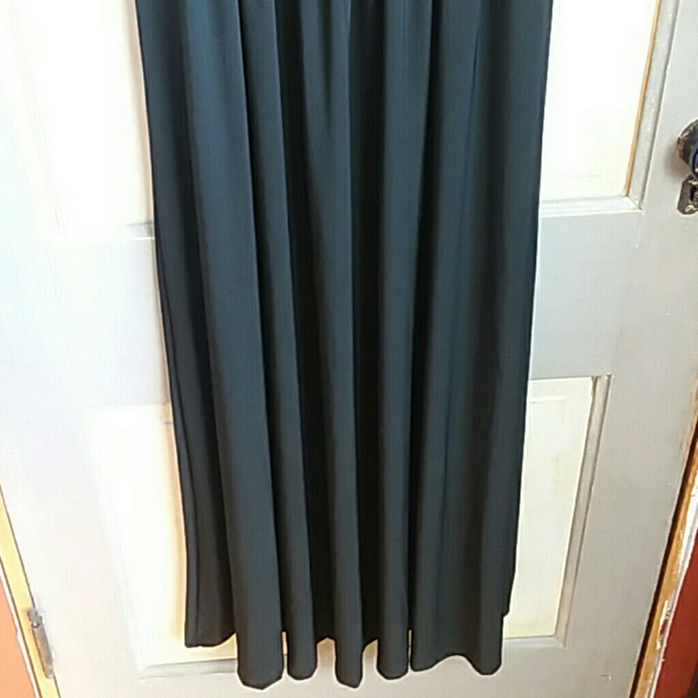 Haani Dress - Picture 3 of 7